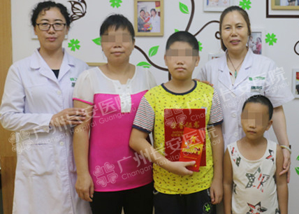 出手两月有喜，兴宁宝妈携儿报喜