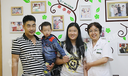 婚后2年不孕成往事，宝妈带儿报喜求二胎