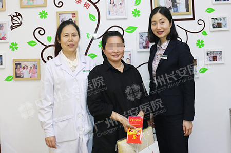 “三镜一丝”巧治输卵管，43岁高龄宝妈顺利怀二胎